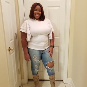 Meet your Posher, Nikiera s